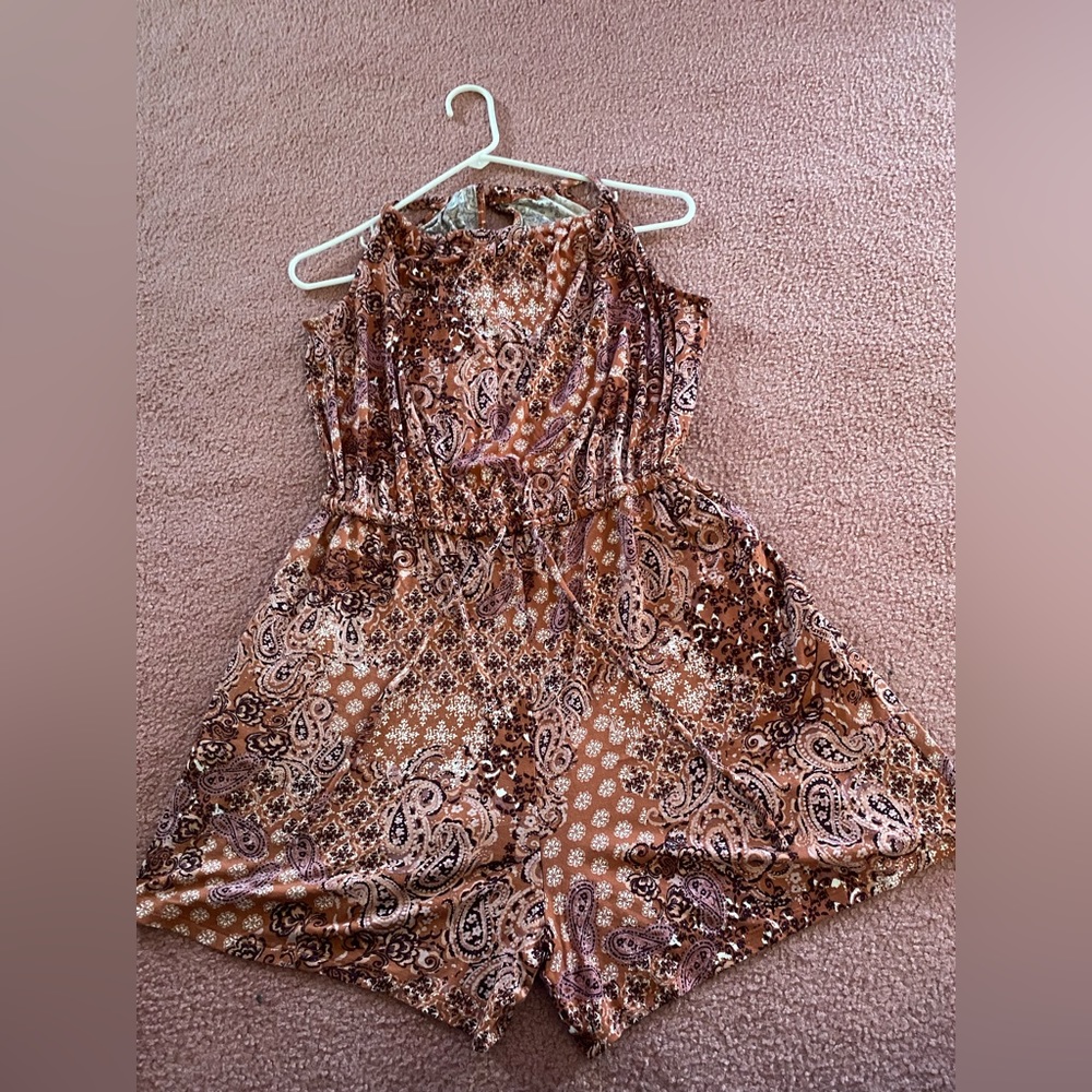 Maurice’s 24/7 Brand Peach/Pink Paisley Romper
